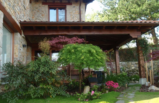 Casa La Marina. Berbes. Finca 3000 m2, parking, overlooking the sea/mountain, golf 500 m