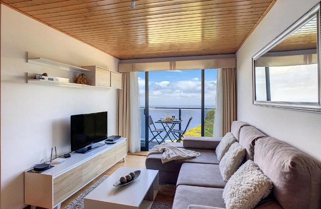 Casa Leão de Ouro by LovelyStay