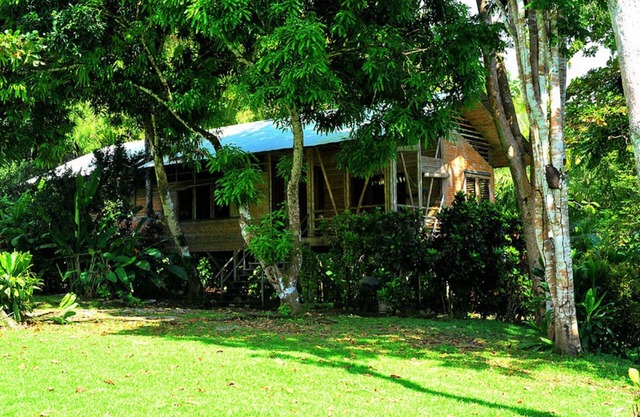 Casa Linda, Bamboo Rainforest Beach House