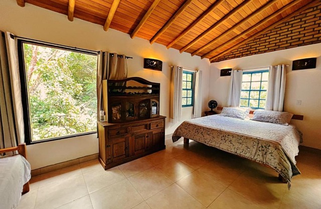 Casa Lipe & Rafa Linda casa com árvores