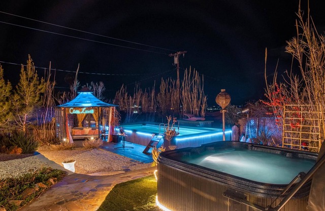 Casa Luisa Joshua Tree Desert Oasis w/ Hot Tub near Park entrance