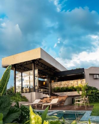 Casa lujosa con piscina y jacuzzi