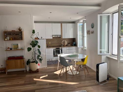 Casa Lumina - new 2025