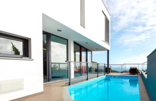 Casa Maciel com 3 Quartos, piscina e vista mar