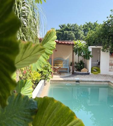 Casa Madrigal-Pool - HiveNB