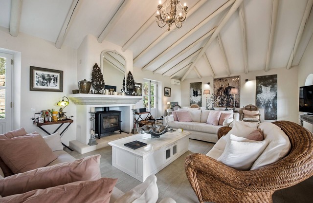 Casa Mandovi, a luxury sanctuary sitting above Vale do Lobo and Dunas Douradas
