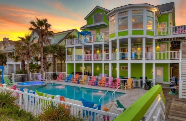 🍹Casa Margarita🍹 ~Oceanfront, 10BD, Private Pool and hot tub, Elevator