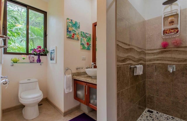 Casa Mariposa, in the middle of the mountains but close to the beaches.