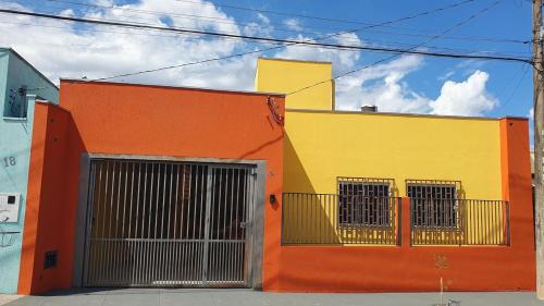 Casa no centro com 4 quartos e ar condicionado