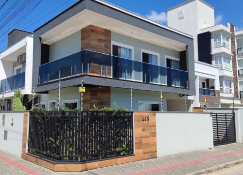 Casa nova e confortável a 350m da praia!