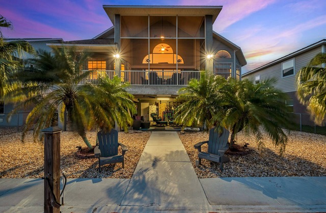Casa Oceana! Waterfront paradise! Kayaks Paddle Boards at the beach