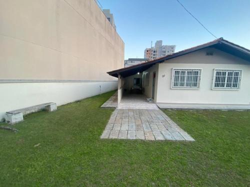 Casa Perto da Praia 100m em frente a pedra Miraguaia Gravatá