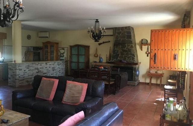 casa piscina chimenea en Gador