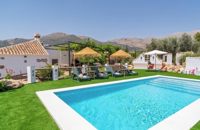 Casa Rural Antonio y Esperanza Periana by Ruralidays