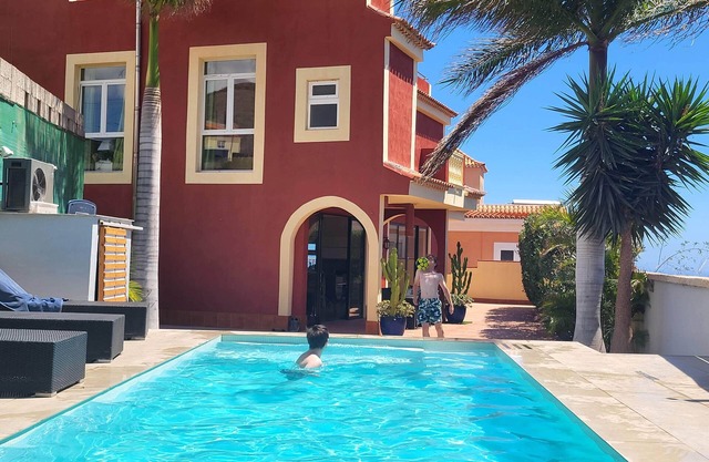 Casa Viera, Villa 430m2, HEATED POOL, 5 Bedrooms, Stunning Sea/Volcano Views