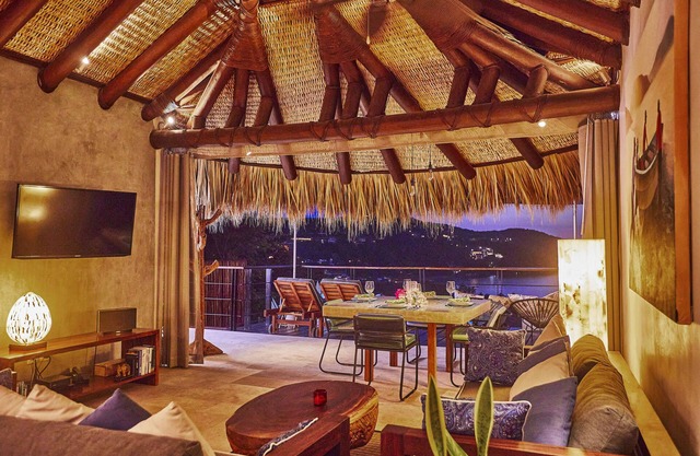 Casa Ziesta at Ensueño 10- Stunning views above Playa La Ropa