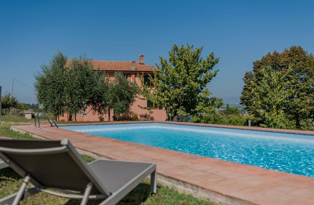Casale Nocciolo 9 - Five Bedroom Villa, Sleeps 9