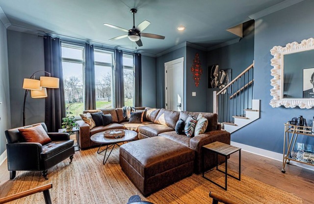 CashVille 12-Country Comfort-Sleeps 8