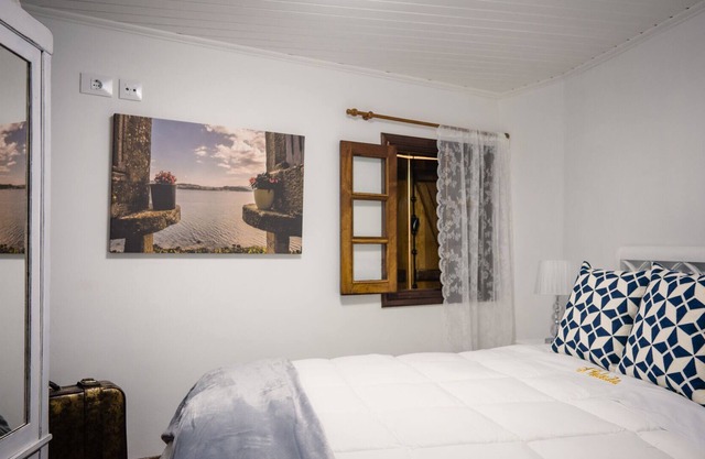 CASINO MARINERA, 20 METERS FROM THE BEACH AND THE HORRIOS OPEN TO THE SEA.