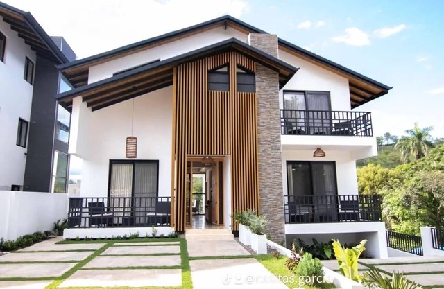 Casita Bower- Luxurious 6-bedroom villa with WiFi, AC insideHacienda Campo Verde