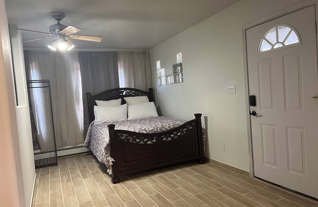 Casita de Santa Fe - Modern 1 Bedroom Apt. nestled in Santa Fe Hillside