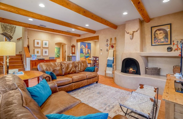 Casita Del Norte ~ Private Adobe Home ~ Plaza/Museums/5-Star Dining/Pickle Ball