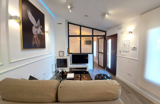 Cassiopeia House. Elegant and exotic.