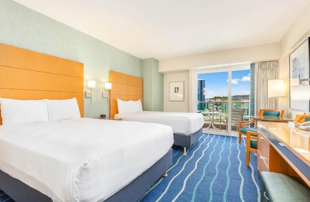 Castle At Ala Moana Hotel