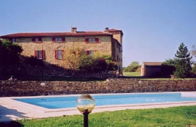 Castle South France with pool, fantastic for family or friends party