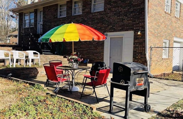 🏰 Castle 🏰 Spacious Luxuries V- Convenience 5bdR/2.5 bT/S-Atlanta GA🛬