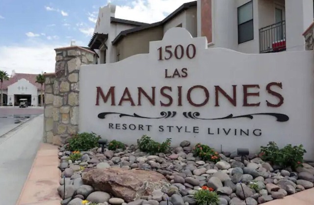 Casual minimalist & comfortable apartment