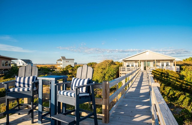Caswell Cabana: Oceanfront, Split Floor Plan, Views of Lighthouse