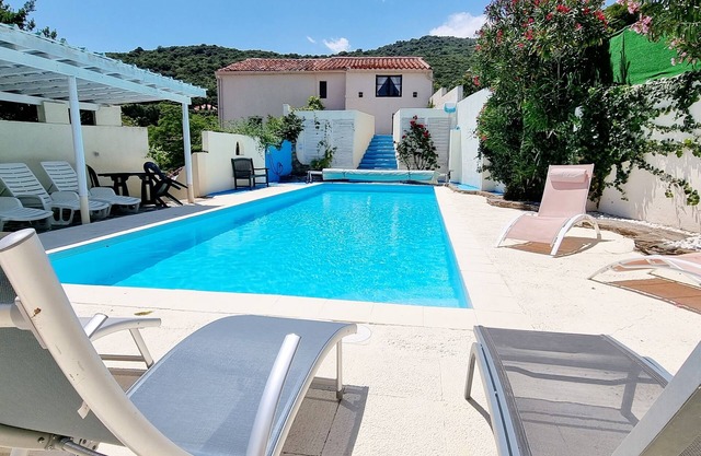 CATALAN COUNTRY HOUSE