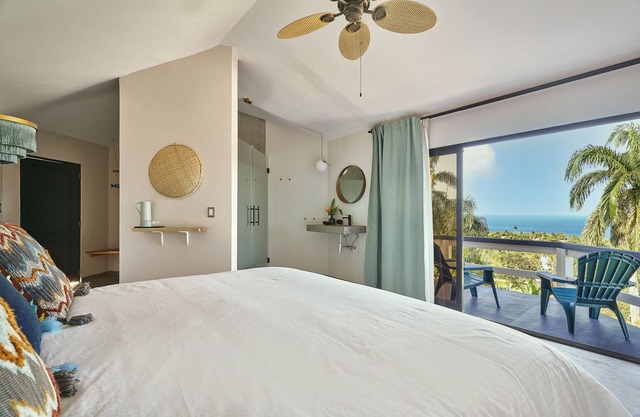 Catalina Tropical Lodge