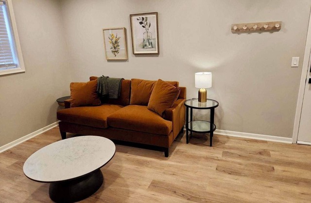 Cathedral View, Walk to UNMC, Pet Friendly