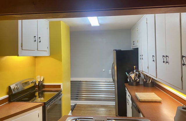 Cayce Corral Unit B 2 bed 1 Bath