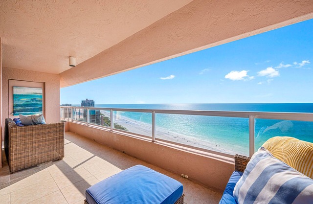 CBC 1-19D Amazing Gulf & Intercoastal Views, Pool, Hot Tub, Gym, Sauna & Pickleball!