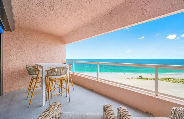CBC 2-11B - Beachfront Beauty!
