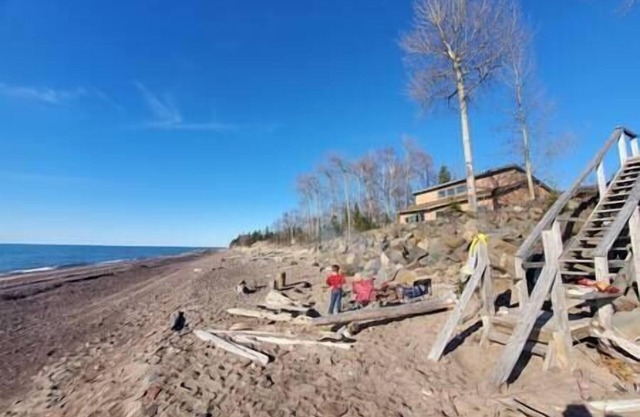 Cedar Bay - Front Row