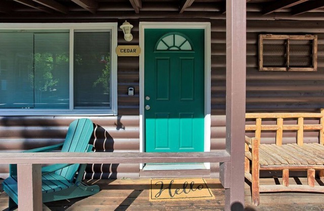 Cedar Cabin*Fireplace*-Winter Getaway-*RMNP*
