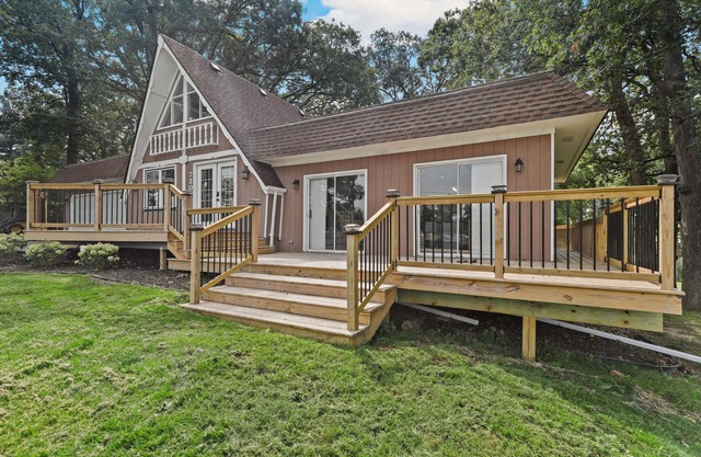 Cedar Lake A-Frame near Lighthouse and Public Beach