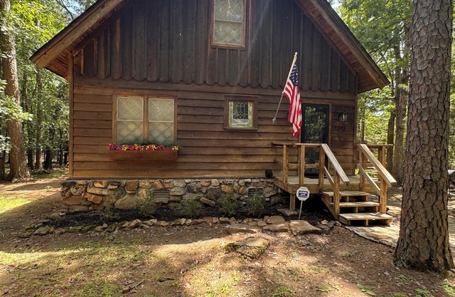 Cedar Pines Cabin – Relax & Unwind in Peaceful Tannenbaum