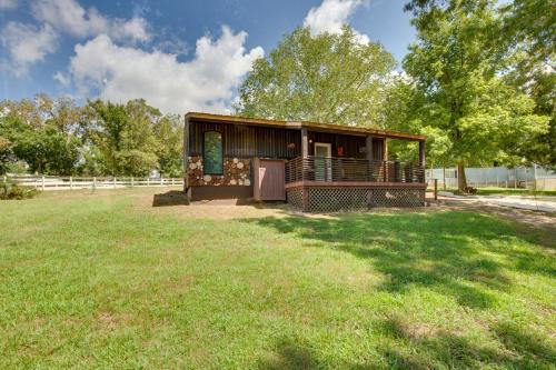 Cedar Pointe - Peaceful Lake Cabin in Odessa