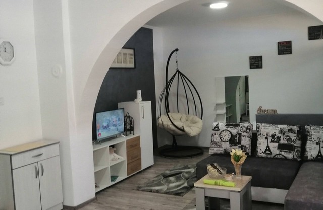Center City Apartments-fully equipped with a terrace. 50m from the main street!