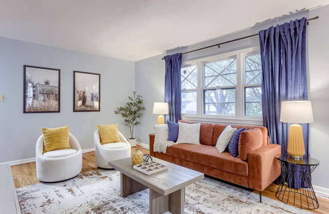 Central 4BD Home - Spacious Backyard & Fun Games