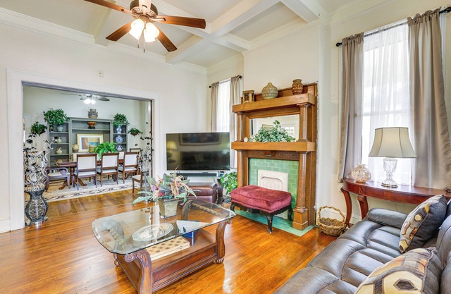 Central Albany Home with Covered Porch & Patio!