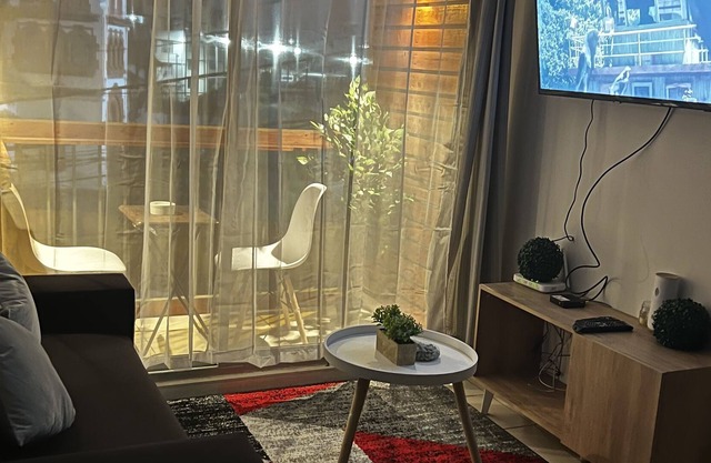Central apartment, 3 bedrooms, very comfortable air conditioning.