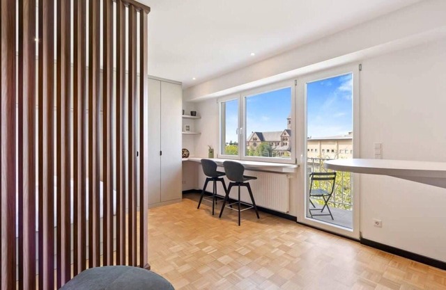 Central Chic Studio w/WiFi & Kitchen