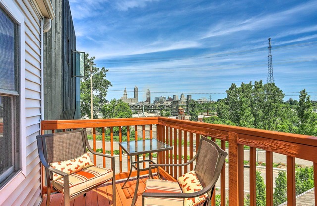 Central Cleveland Gem w/Direct Skyline View!