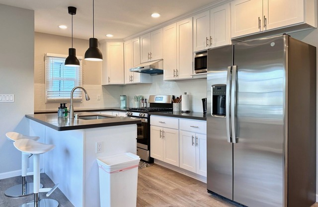 Central Cozy New 3B2b home, San Mateo, CA